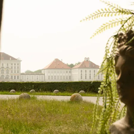 Guest house Vis-a-vis Schloss Nymphenburg - Rondellapartments *