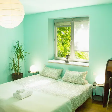 Vis-a-vis Schloss Nymphenburg - Rondellapartments