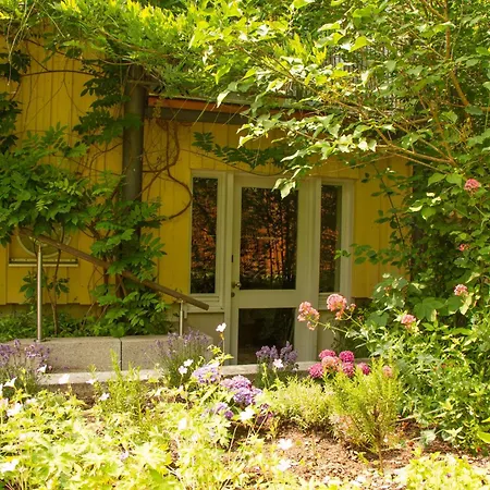 Vis-a-vis Schloss Nymphenburg - Rondellapartments München